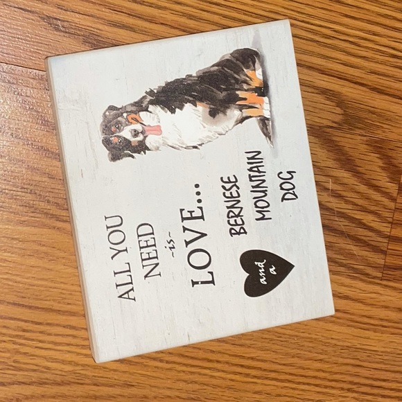 5/$10 Bernese mountain dog decorative piece - Picture 2 of 4